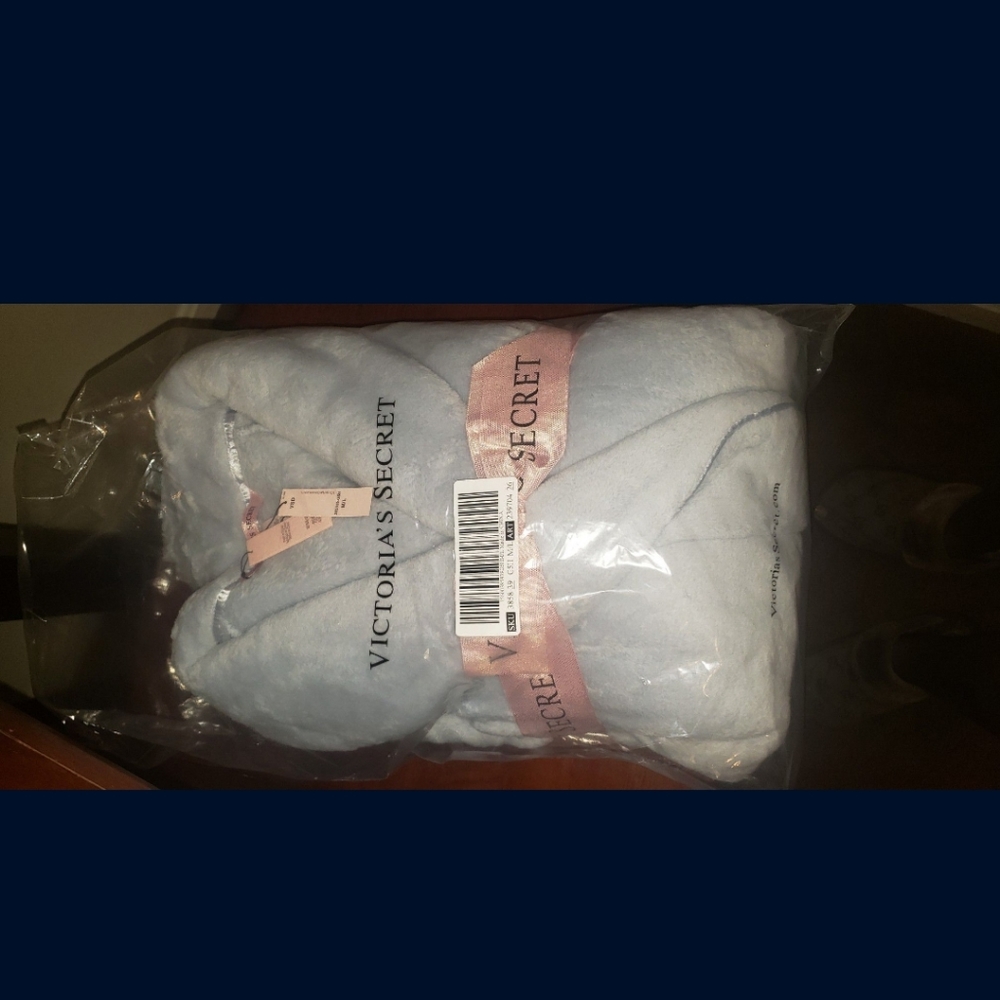 Brand New Victoria Secret robe
